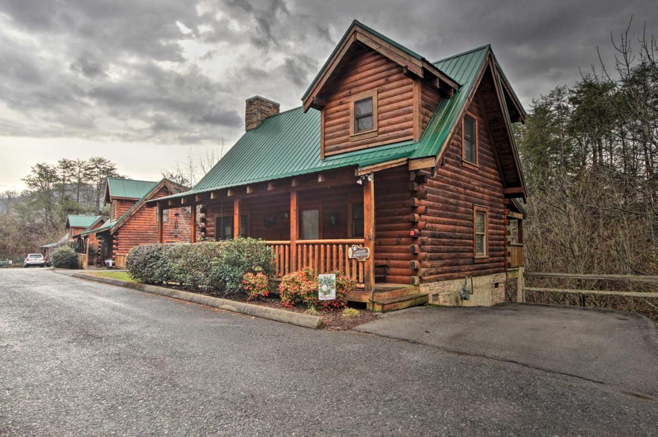 Romantic Cabin With Hot Tub In Pigeon Forge! מראה חיצוני תמונה