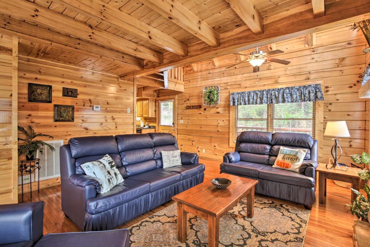 Romantic Cabin With Hot Tub In Pigeon Forge! מראה חיצוני תמונה