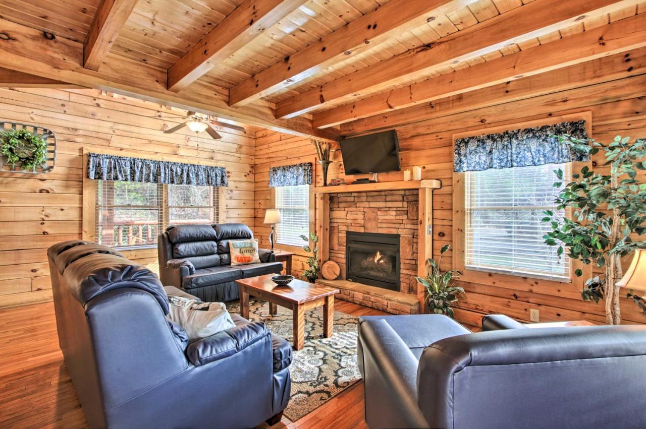 Romantic Cabin With Hot Tub In Pigeon Forge! מראה חיצוני תמונה