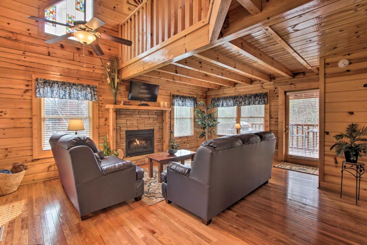 Romantic Cabin With Hot Tub In Pigeon Forge! מראה חיצוני תמונה