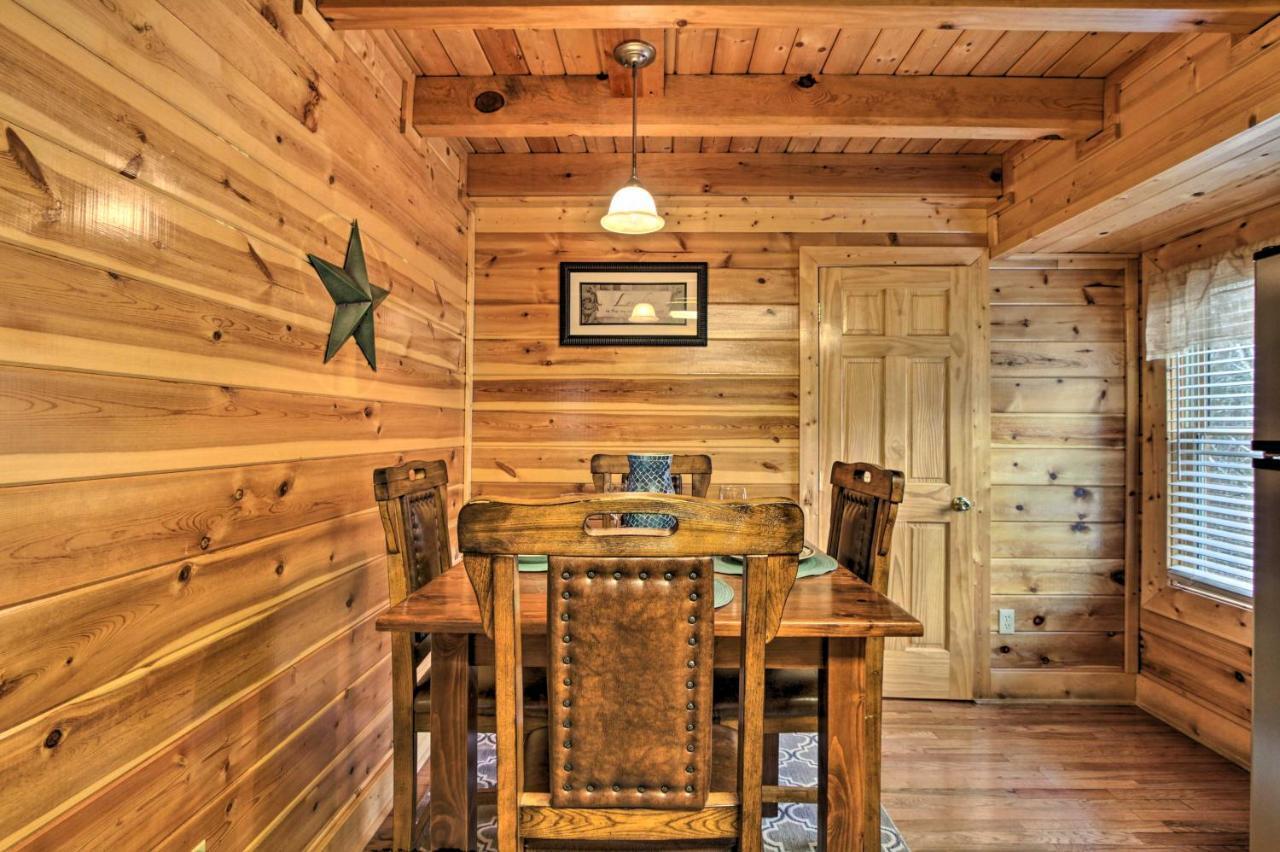 Romantic Cabin With Hot Tub In Pigeon Forge! מראה חיצוני תמונה