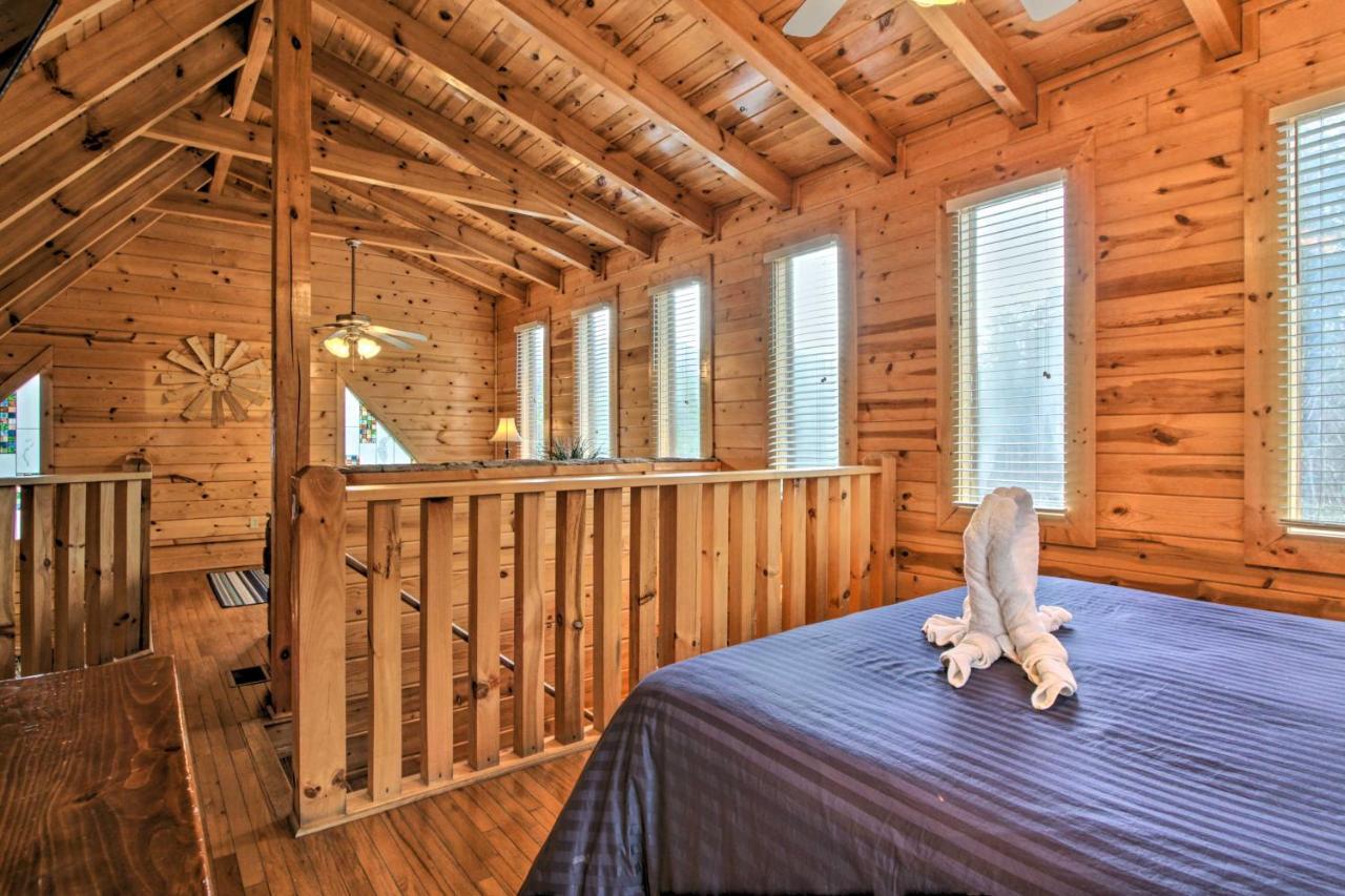 Romantic Cabin With Hot Tub In Pigeon Forge! מראה חיצוני תמונה