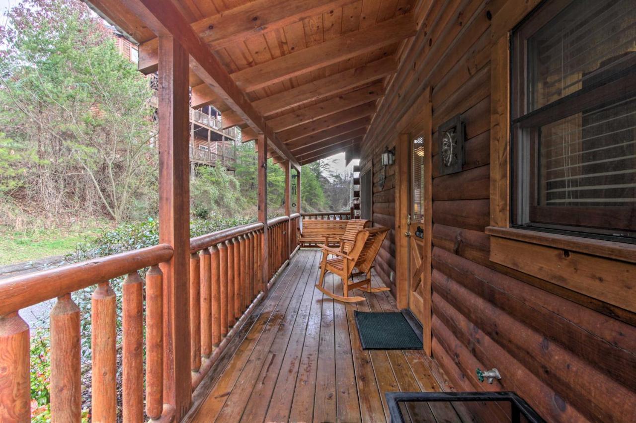 Romantic Cabin With Hot Tub In Pigeon Forge! מראה חיצוני תמונה
